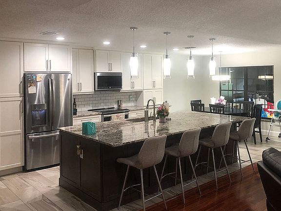 3rd image of 5448 Parkway Dr