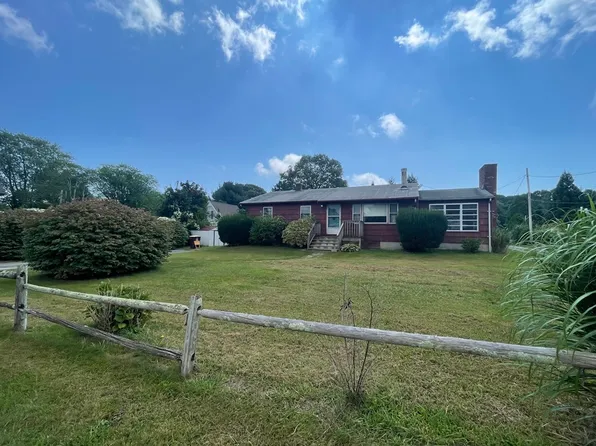 54 Wing Rd, Acushnet, MA 02743