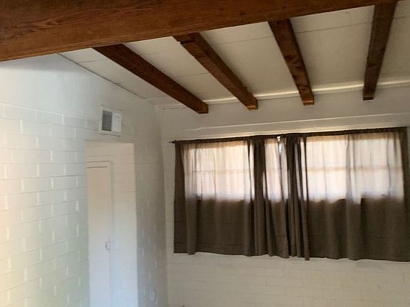 3rd image of 744 W Nevada St Unit 3