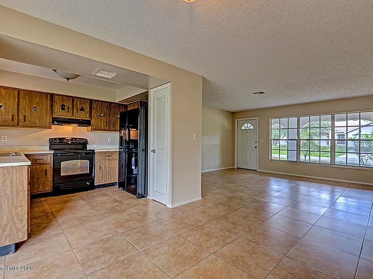 1640 Norman St NE — Photo 5