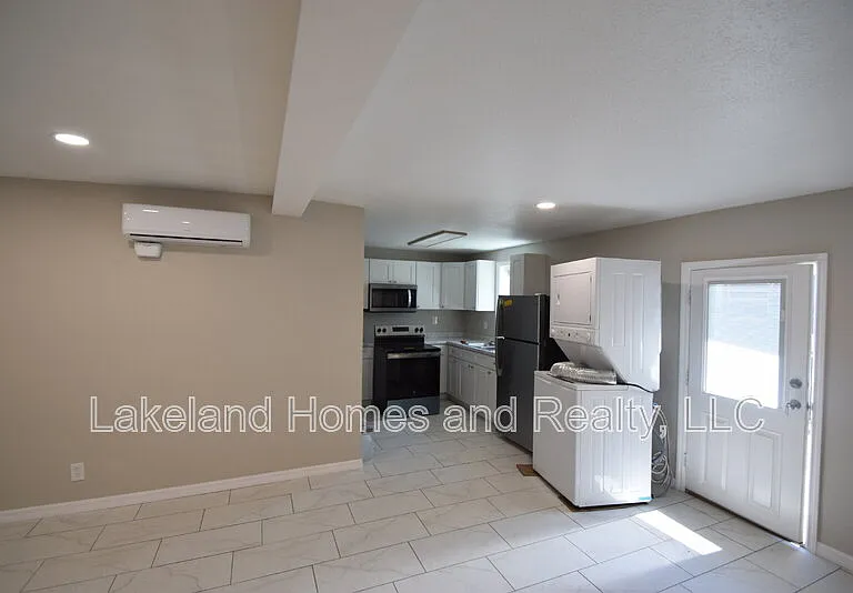 527 Garden Dr N #2 — Photo 5