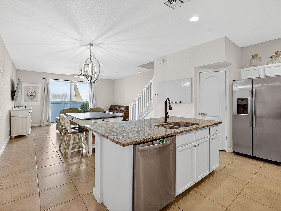 1st image of 9440 SW Merlin Court