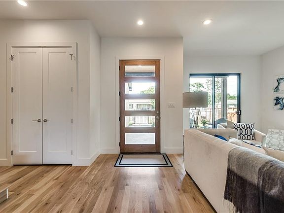 3rd image of 4521 Cowan Ave