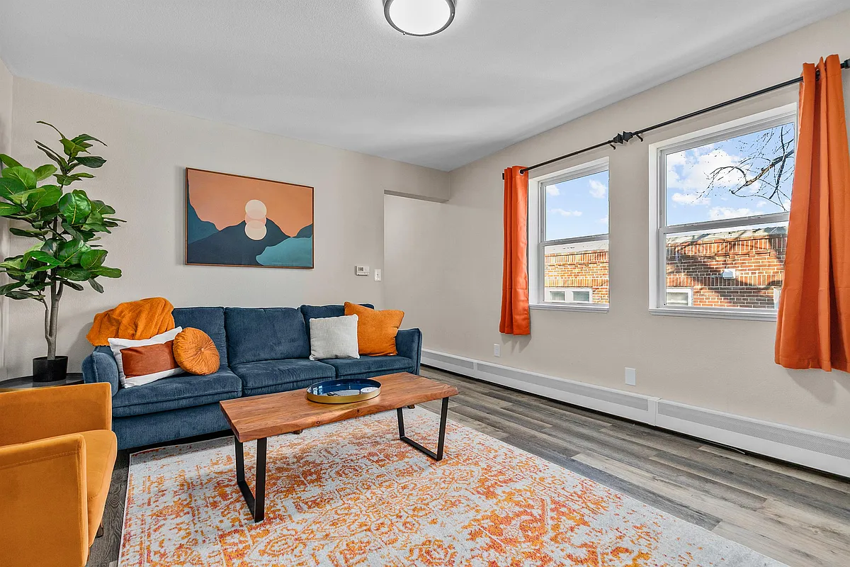 Building Photo - 414 S Webster Ave #5