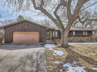 1973 Sky High Dr, New Brighton, MN 55112