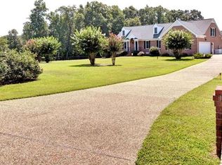 2601 Meadow Lake Dr, Toano, VA 23168