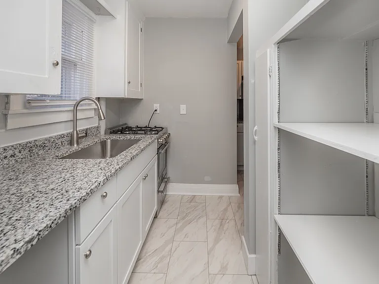 627 S Rose St #2 — Photo 6