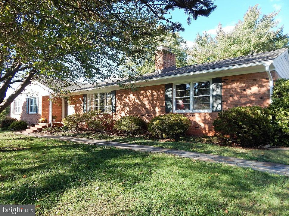 1st image of 334 Willow Lawn Dr