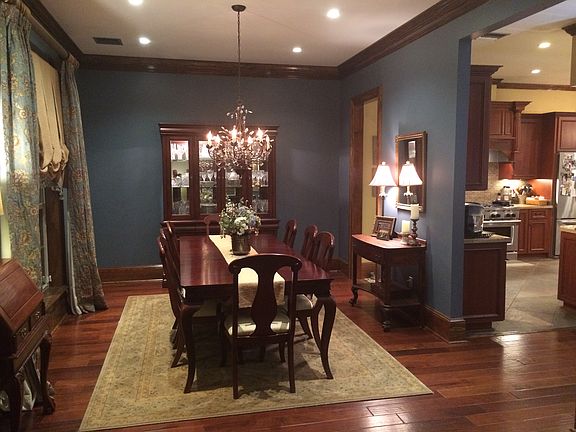 4th image of 5580 Woodlawn Pl