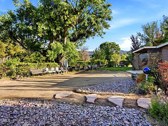 3rd image of 43733 Lake Hughes Rd