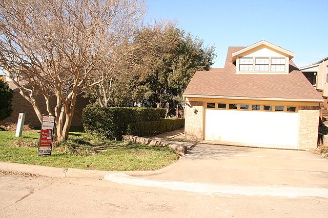 1st image of 446 Columbia Dr