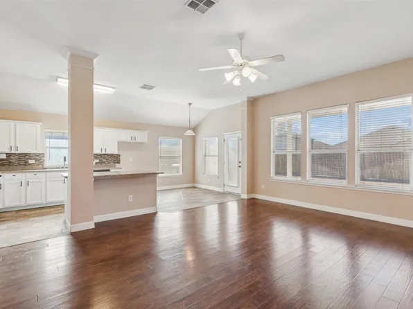 127 Hazelnut Trl, Forney, TX 75126