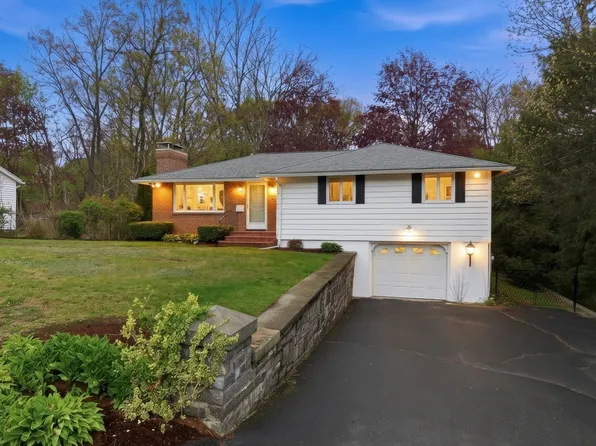 1 Ayrshire Rd, Worcester, MA 01604