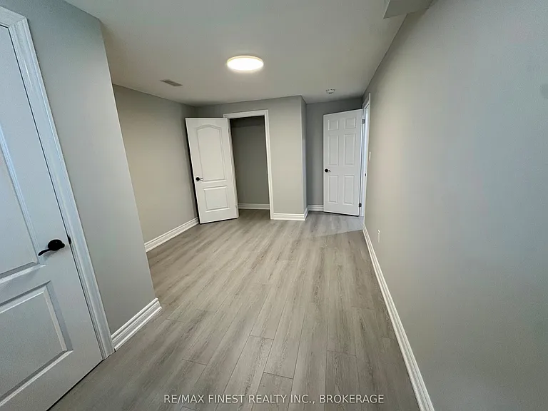 1621 Brookedayle Ave — Photo 2