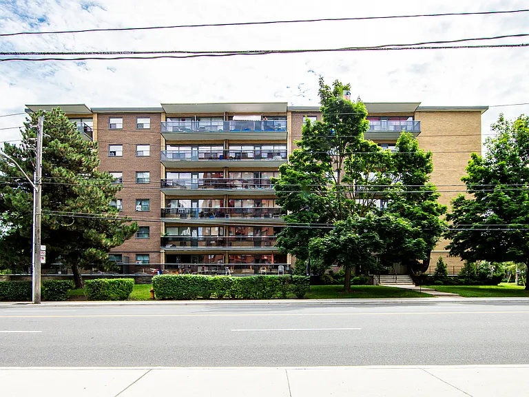 3171 Bathurst St — Photo 9