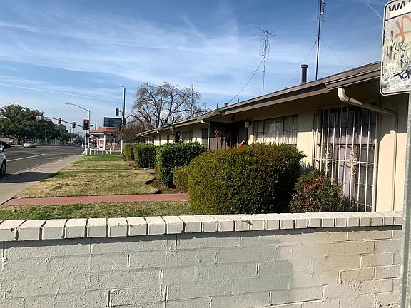 3rd image of 3105 E Clinton Ave