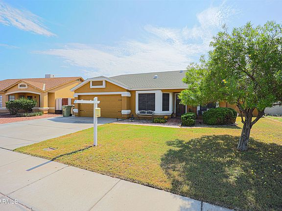 3rd image of 8557 W Sierra Vista Dr