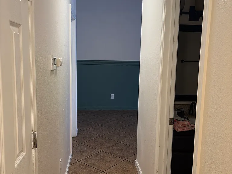 1378 Scott Ave — Photo 10
