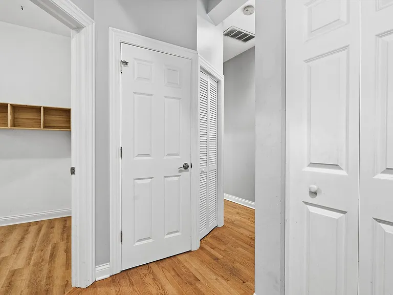 2610 W Iowa St #2F — Photo 10