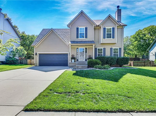 15250 S Acuff Ln, Olathe, KS 66062
