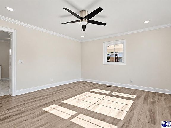 3rd image of 1655 Dresden Dr