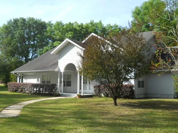 907 Savannah St NW, Branford, FL 32008