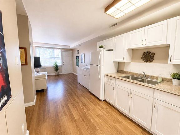 2nd image of 1327 E Scenic Dr S #2