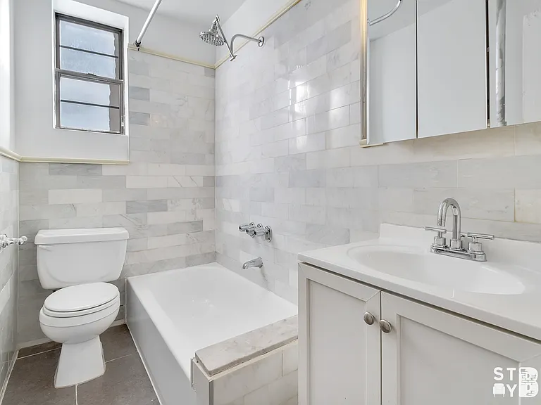 400 Clinton Ave #2D — Photo 10