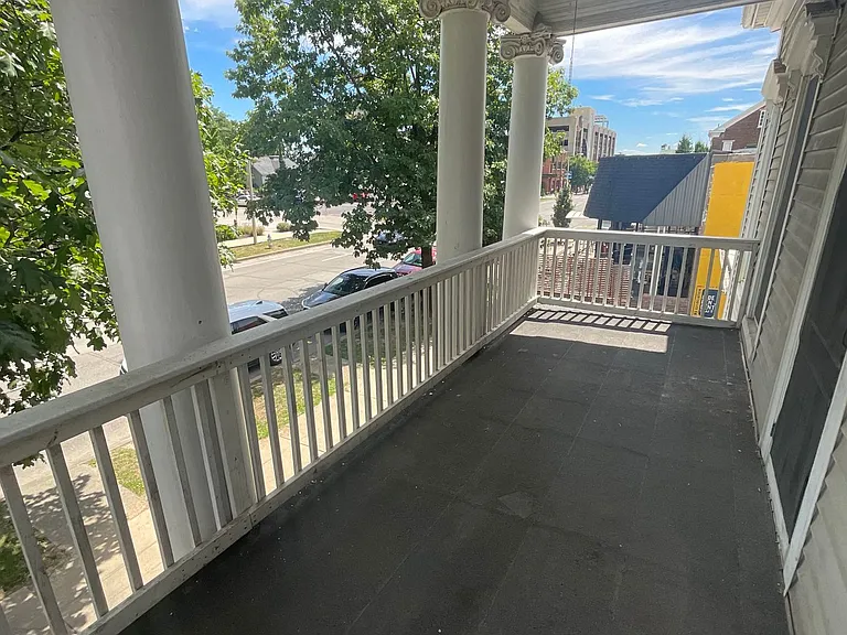 425 N Walnut St — Photo 22