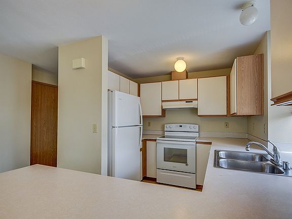 2nd image of 340 SE Midway Blvd APT 201