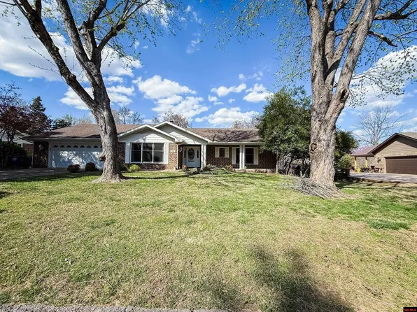 1908 Honeysuckle St, Mountain Home, AR 72653