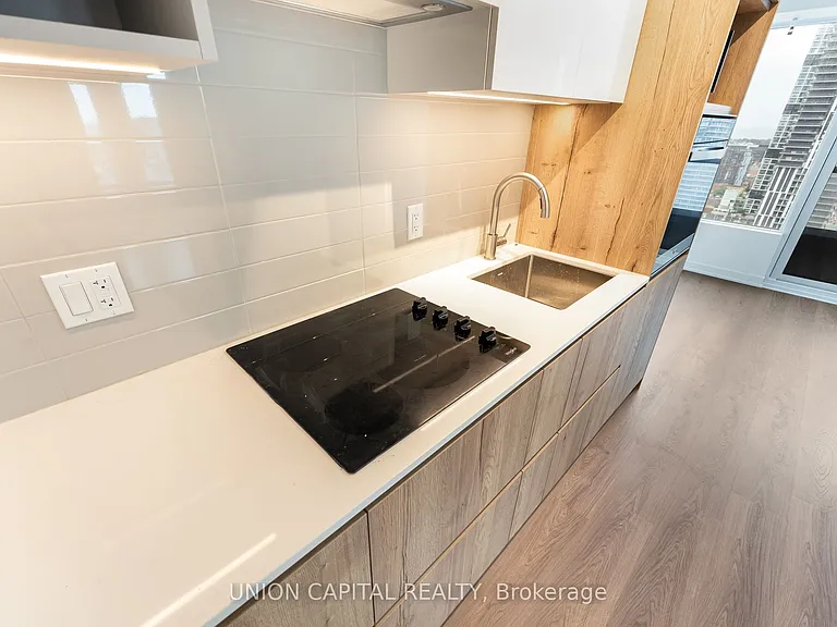319 Jarvis St #3702 — Photo 3