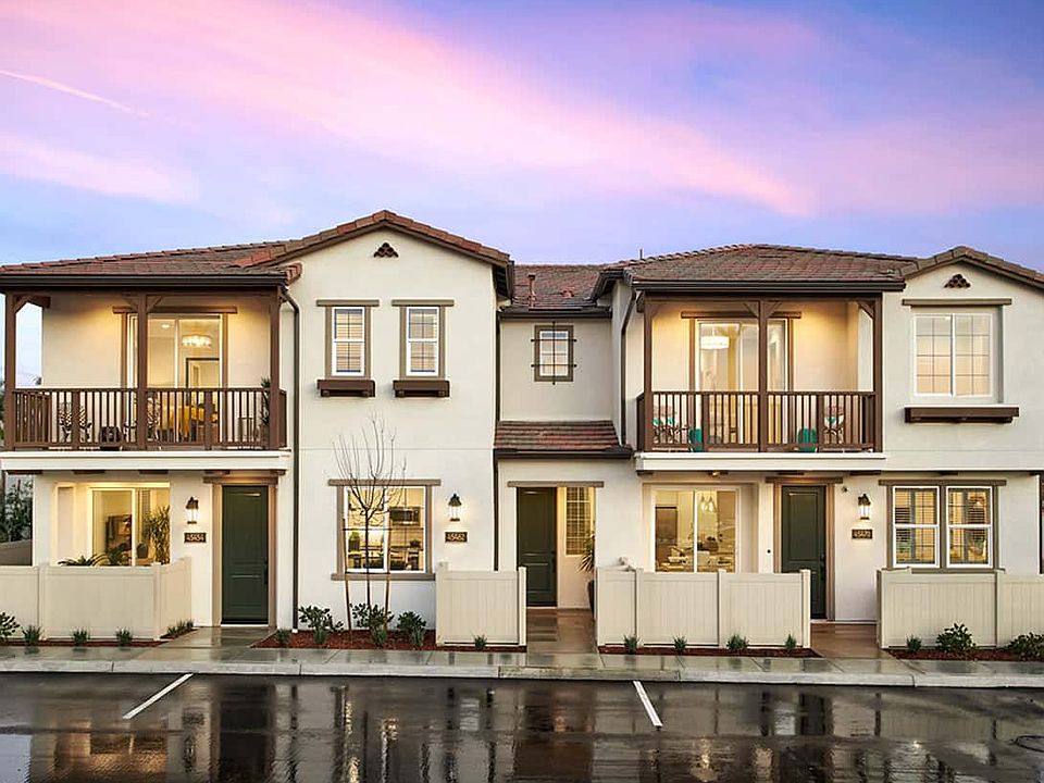 Cerro at Rancho Soleo - Triplex Model Home - Monterey Exterior Style