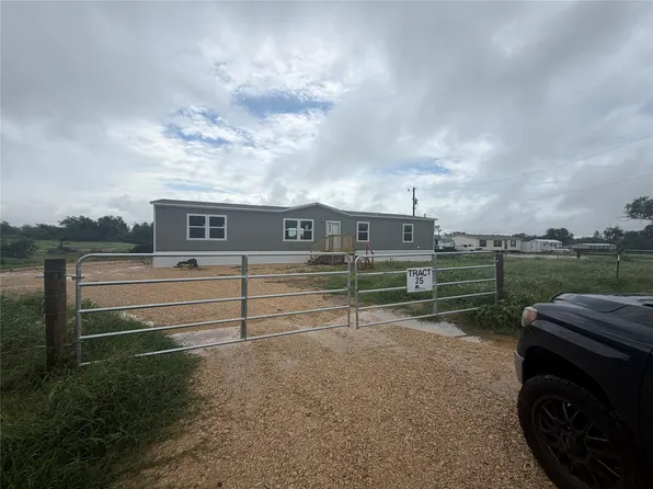 25 County Road 124 Rd, Floresville, TX 78114