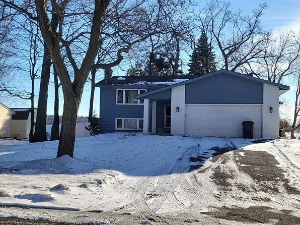 3011 Maple Dr, Prior Lake, MN 55372
