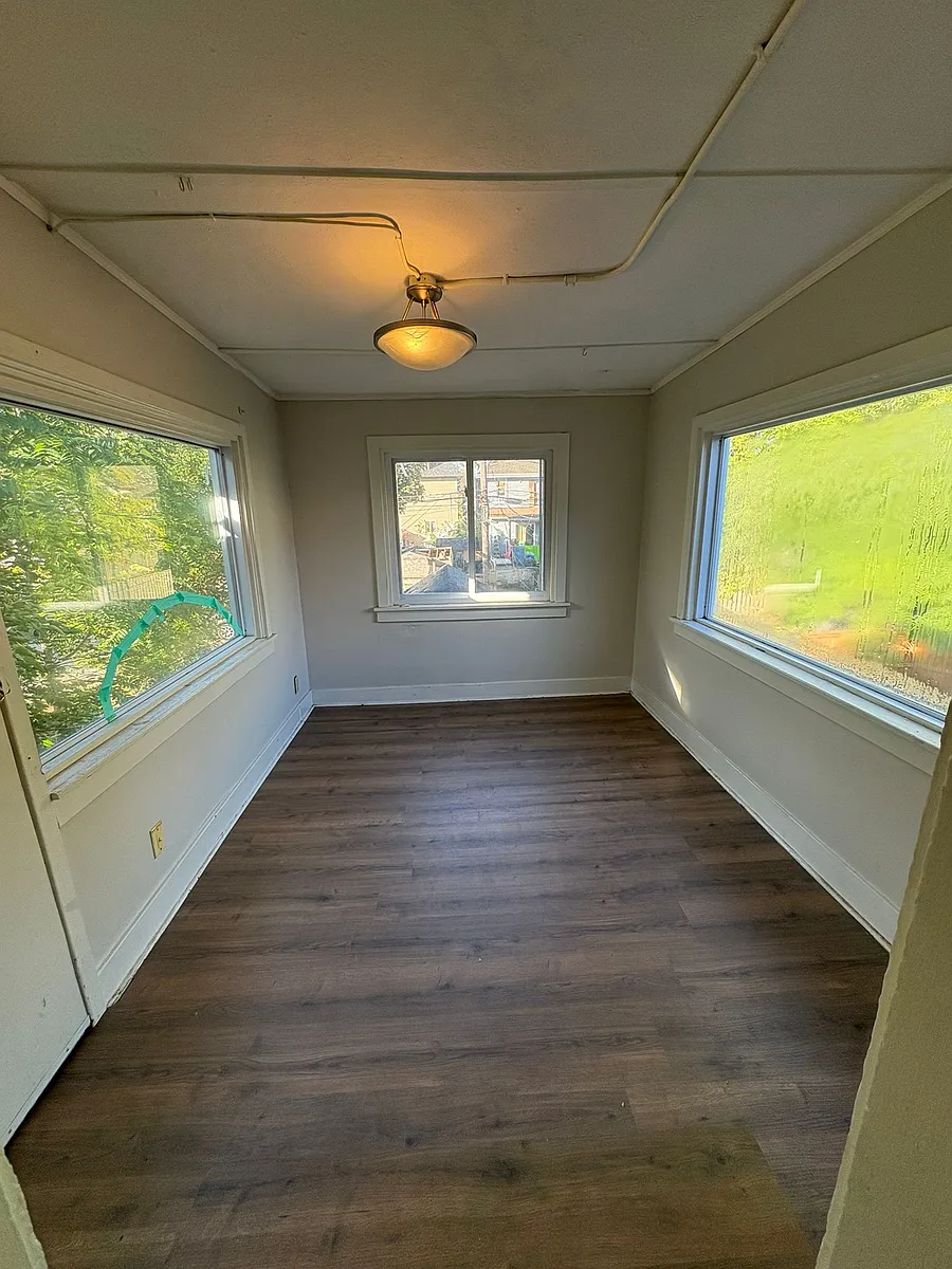 Building Photo - 703 Moy Ave #2