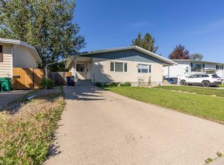 27 E Laval Blvd W, Lethbridge, AB T1K4E1