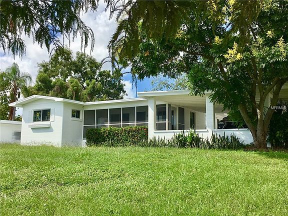 2nd image of 1704 Cypress Gardens Blvd SE