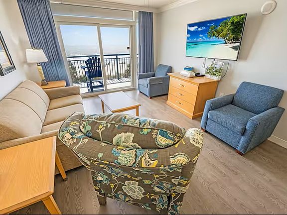 5th image of 2201 S Ocean Blvd #202