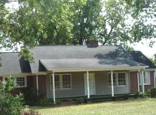 896 Hartwell Rd, Lavonia, GA 30553