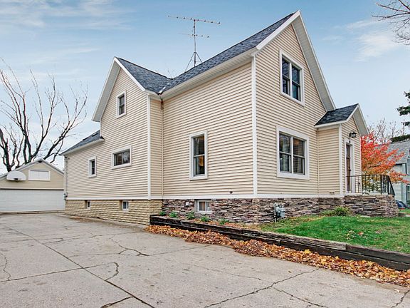 3rd image of 534 Grant St