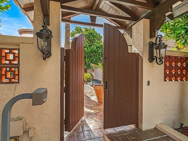 1 Ocean Ln — Photo 17