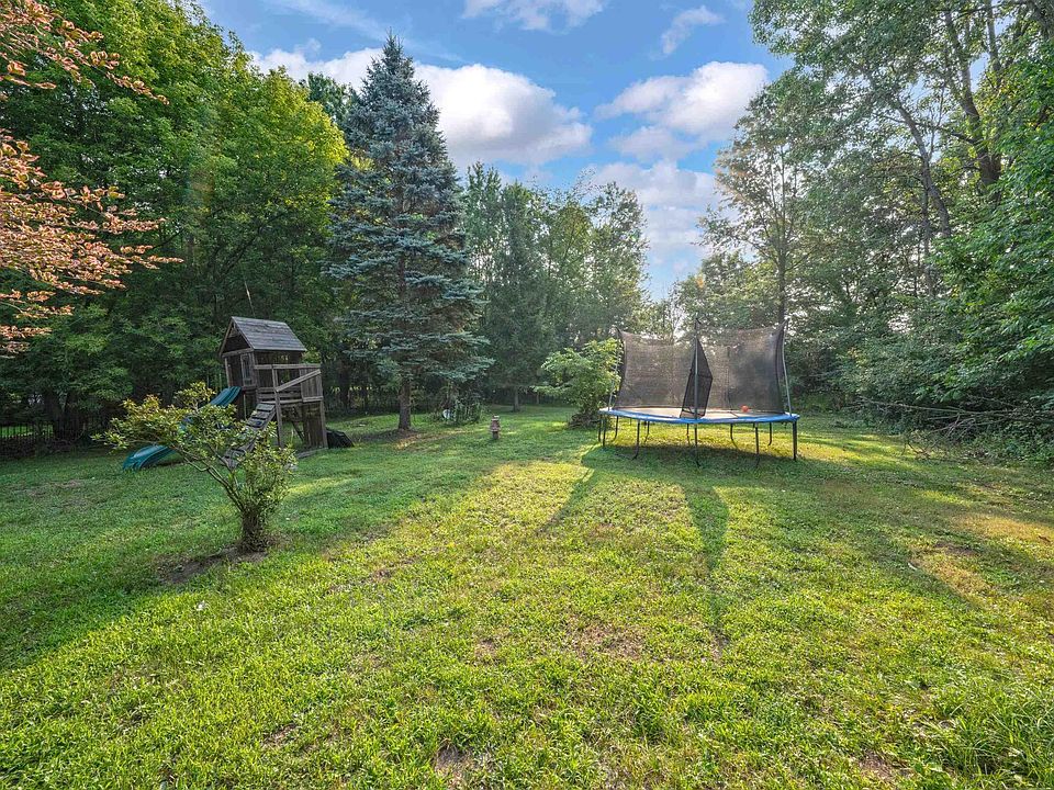 212 Victoria Ct, photo 18