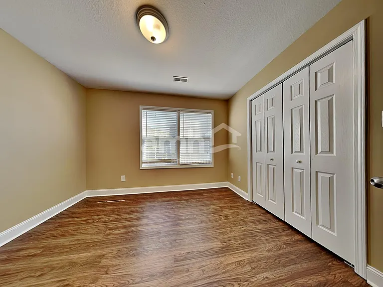 10900 Parkgate Ln — Photo 14