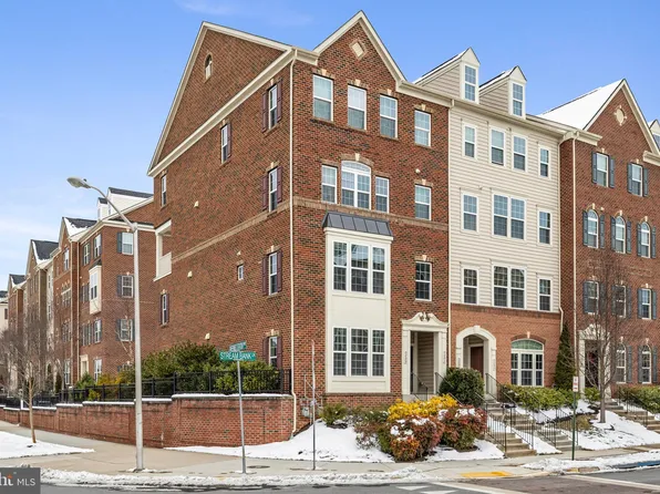 5200 Stream Bank Ln #301L, Greenbelt, MD 20770