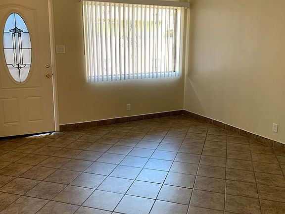 4th image of 7716 S Figueroa St #3