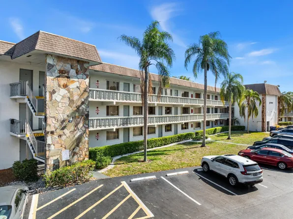 2000 Springdale Boulevard #303, Palm Springs, FL 33461
