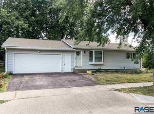 4020 S Palisade Ln, Sioux Falls, SD 57106