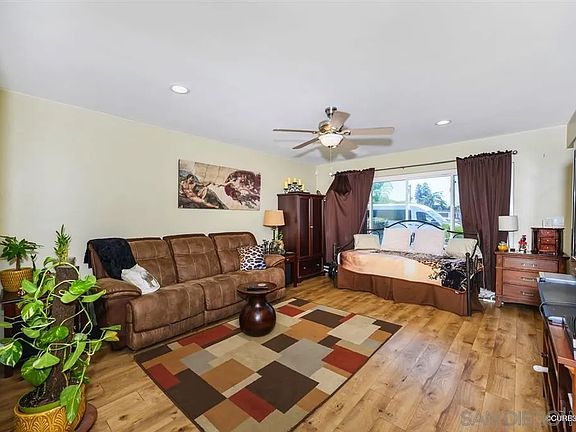 4th image of 919/921 Florida St