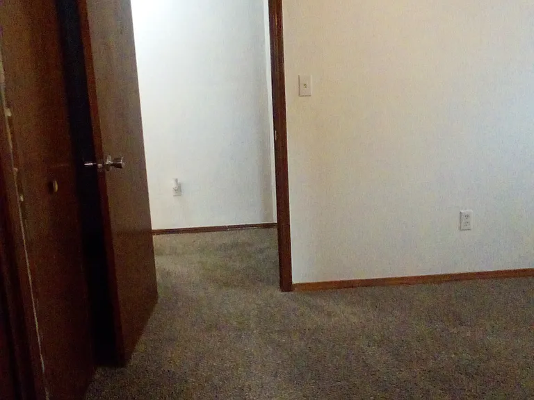 312 E Cedar Ln — Photo 21